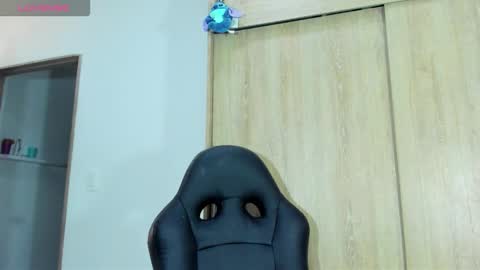 Snapshot of sexy_nicole_ricutty chatting on September 22, 11:18 pm sexy_nicole_ricutty online show from September 22, 11:18 pm