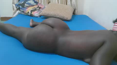 Snapshot of sexy_quincy1 chatting on February 15, 5:04 am Sexy Quincy online show from February 15, 5:04 am