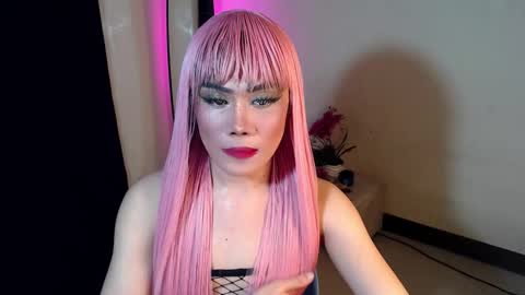 Snapshot of sexy_rc18 chatting on December 6, 9:02 pm RC online show from December 6, 9:02 pm