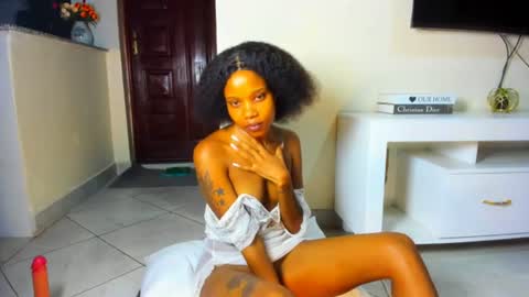 Snapshot of sexy_red99 chatting on June 25, 5:50 pm red online show from June 25, 5:50 pm