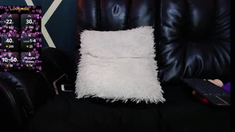 Snapshot of sexy_redgirl chatting on January 24, 2:28 am karoline online show from January 24, 2:28 am