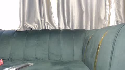 Snapshot of sexy_serena_ chatting on December 18, 11:24 am sexy_serena_ online show from December 18, 11:24 am