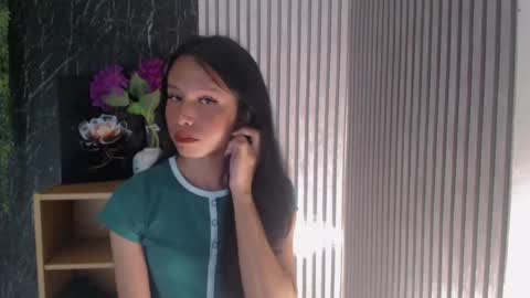 Snapshot of sexy_shanee chatting on July 24, 6:00 am shane online show from July 24, 6:00 am