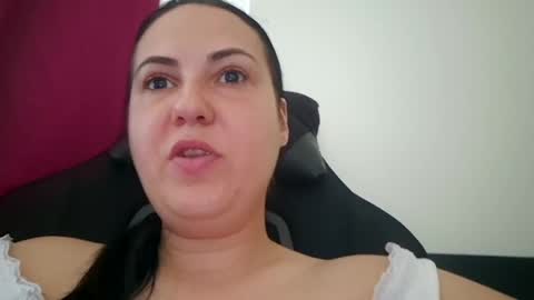 Snapshot of sexy_slimm25 chatting on June 26, 9:46 am Slimm online show from June 26, 9:46 am