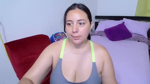 Snapshot of sexy_ticki chatting on December 13, 6:38 pm janel online show from December 13, 6:38 pm