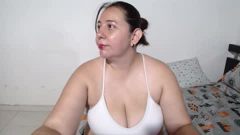 Snapshot of sexy_ticki chatting on November 13, 9:47 pm janel online show from November 13, 9:47 pm
