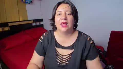 Snapshot of sexy_ticki chatting on April 7, 9:37 pm janel online show from April 7, 9:37 pm