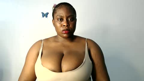 Snapshot of sexy_wetpussyy chatting on February 18, 7:10 pm Luna online show from February 18, 7:10 pm