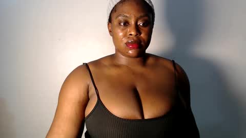 Snapshot of sexy_wetpussyy chatting on March 2, 9:43 pm Luna online show from March 2, 9:43 pm