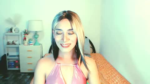 Snapshot of sexy_yllona chatting on June 8, 11:32 am sexy_yllona online show from June 8, 11:32 am