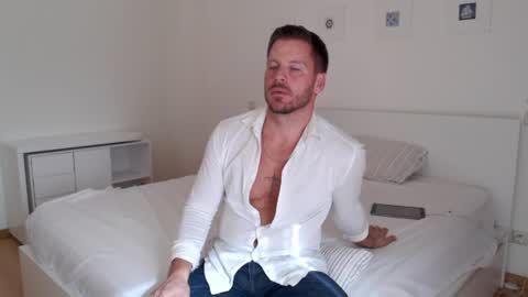 Snapshot of sexyandmarried chatting on December 2, 11:01 am sexyandmarried online show from December 2, 11:01 am