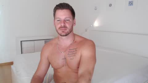 Snapshot of sexyandmarried chatting on December 14, 10:02 am sexyandmarried online show from December 14, 10:02 am