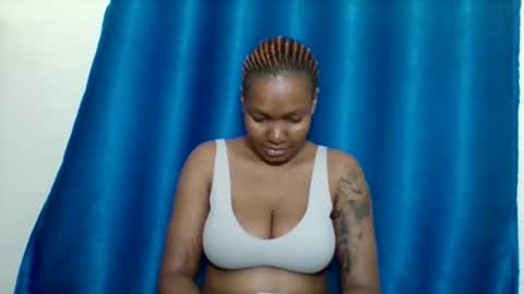 Snapshot of sexyapple2002 chatting on May 10, 8:14 pm sexyapple2002 online show from May 10, 8:14 pm
