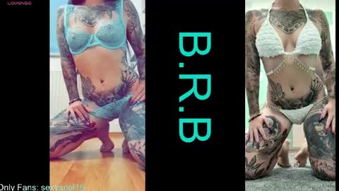 Snapshot of sexyariel15 chatting on May 27, 4:48 pm SexyAriel15 online show from May 27, 4:48 pm