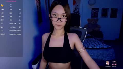 Snapshot of sexyasian_lady chatting on July 1, 6:07 pm Chloe online show from July 1, 6:07 pm
