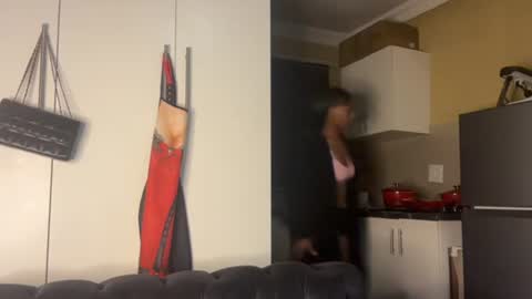 sexyasszeeee online show from March 12, 7:20 pm