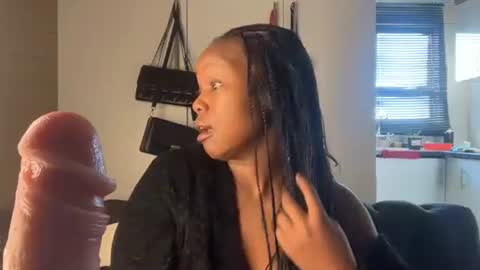 Snapshot of sexyasszeeee chatting on May 10, 5:45 am sexyasszeeee online show from May 10, 5:45 am