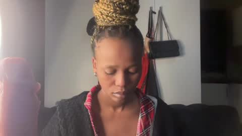 Snapshot of sexyasszeeee chatting on July 7, 8:35 pm sexyasszeeee online show from July 7, 8:35 pm