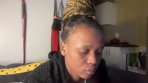 Snapshot of sexyasszeeee chatting on July 20, 5:15 pm sexyasszeeee online show from July 20, 5:15 pm