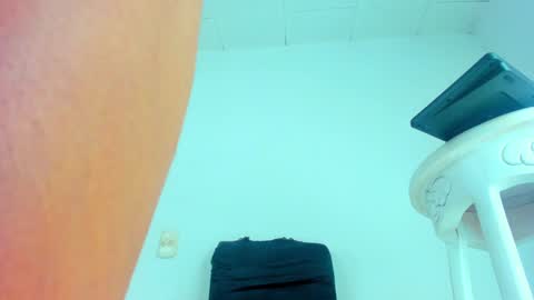 Snapshot of sexybabgirl chatting on December 22, 4:27 pm SexyBabyGirl online show from December 22, 4:27 pm