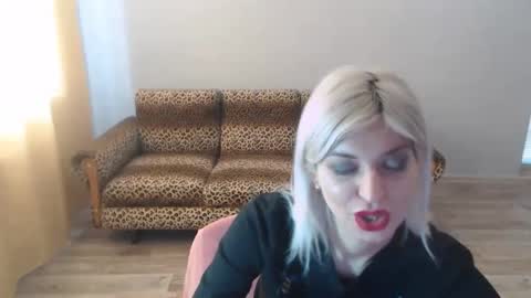 Snapshot of sexybeatriice chatting on January 4, 10:16 am sexybeatriice online show from January 4, 10:16 am