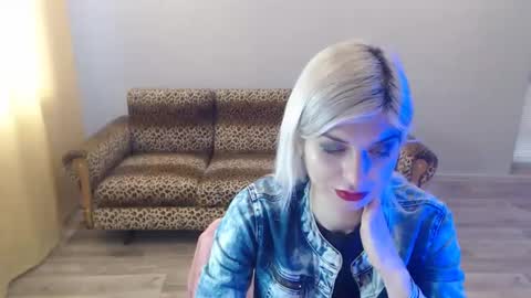 Snapshot of sexybeatriice chatting on January 16, 10:21 am sexybeatriice online show from January 16, 10:21 am