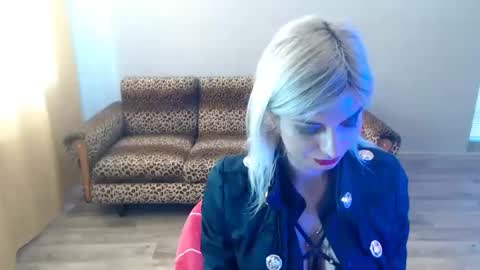 Snapshot of sexybeatriice chatting on February 18, 12:17 pm sexybeatriice online show from February 18, 12:17 pm