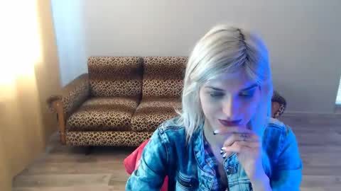 Snapshot of sexybeatriice chatting on February 20, 10:37 am sexybeatriice online show from February 20, 10:37 am