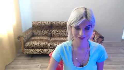 Snapshot of sexybeatriice chatting on September 27, 6:51 am sexybeatriice online show from September 27, 6:51 am