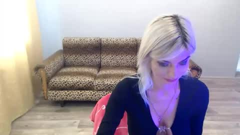 Snapshot of sexybeatriice chatting on October 12, 6:34 am sexybeatriice online show from October 12, 6:34 am