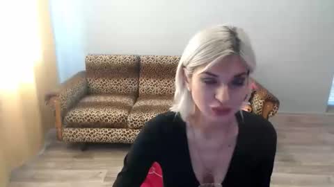 Snapshot of sexybeatriice chatting on October 14, 6:36 am sexybeatriice online show from October 14, 6:36 am