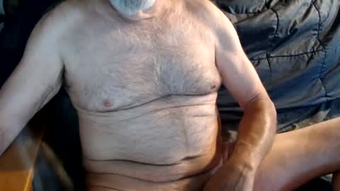 Snapshot of sexyblueyes54 chatting on June 20, 8:22 pm sexyblueyes54 online show from June 20, 8:22 pm