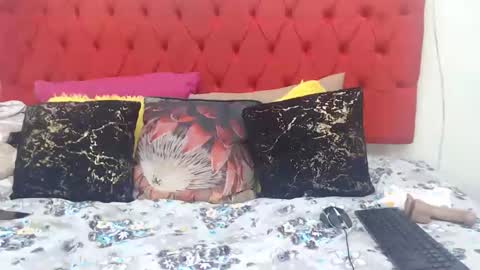 Snapshot of sexyboobsx2 chatting on October 29, 8:43 pm sexyboobsx2 online show from October 29, 8:43 pm