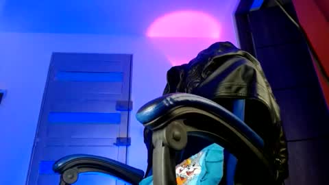 Snapshot of sexyboy_bigclit chatting on June 6, 9:36 am Iker online show from June 6, 9:36 am
