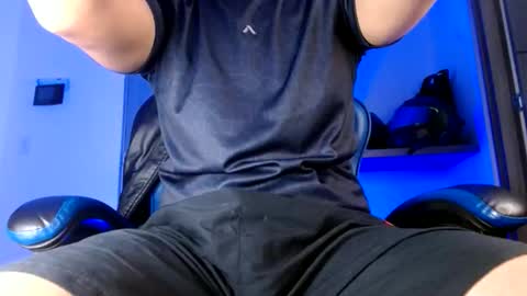 Snapshot of sexyboy_bigclit chatting on June 8, 2:28 pm Iker online show from June 8, 2:28 pm