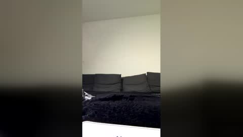 sexyboyziii01 online show from March 18, 6:44 pm