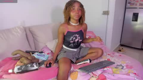 Snapshot of sexybrunnetem chatting on May 26, 5:47 am sofia online show from May 26, 5:47 am