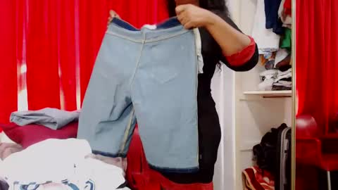 Snapshot of sexybustyboobs chatting on March 12, 7:13 am sexybustyboobs online show from March 12, 7:13 am