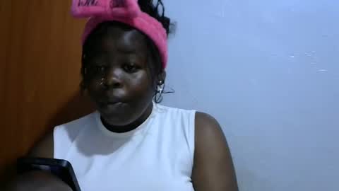 Snapshot of sexycarina254 chatting on December 6, 11:54 am sexycarina254 online show from December 6, 11:54 am