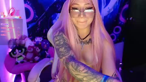 Snapshot of sexycarriie chatting on July 7, 2:25 am Carrie online show from July 7, 2:25 am