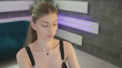 Snapshot of sexycelline chatting on June 19, 5:34 am Celline online show from June 19, 5:34 am