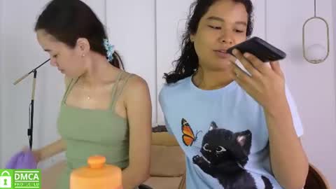Snapshot of sexychanell_18 chatting on June 24, 1:43 pm chanell and yina online show from June 24, 1:43 pm