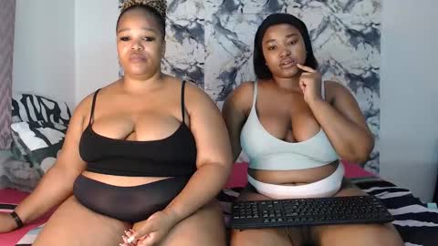 Snapshot of sexychill2000 chatting on May 18, 9:20 pm SEXYCHILL online show from May 18, 9:20 pm
