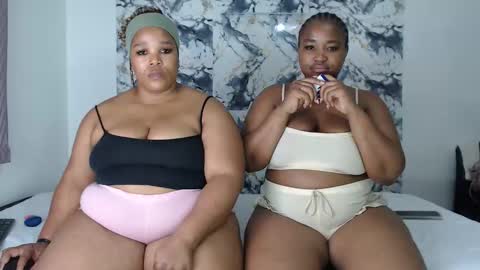 Snapshot of sexychill2000 chatting on May 30, 9:34 pm SEXYCHILL online show from May 30, 9:34 pm