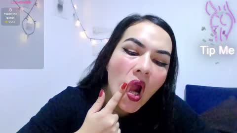 Snapshot of sexychubbyanna chatting on June 6, 3:11 am sexychubbyanna online show from June 6, 3:11 am