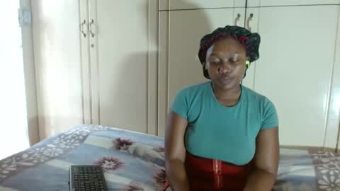 Snapshot of sexydollsx chatting on October 29, 7:54 am sexydollsx online show from October 29, 7:54 am