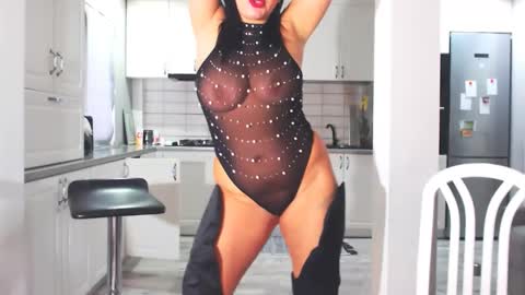 Snapshot of sexydomina chatting on December 2, 8:30 am sexylady online show from December 2, 8:30 am