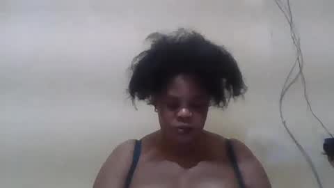 Snapshot of sexydove2 chatting on July 6, 6:32 pm EMILY online show from July 6, 6:32 pm