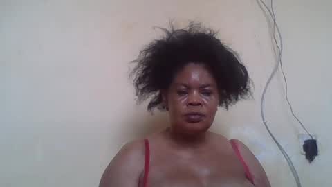 Snapshot of sexydove2 chatting on July 7, 7:23 am EMILY online show from July 7, 7:23 am