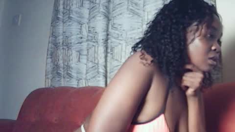 Snapshot of sexyebony283378 chatting on March 1, 10:45 pm sexyebony283378 online show from March 1, 10:45 pm